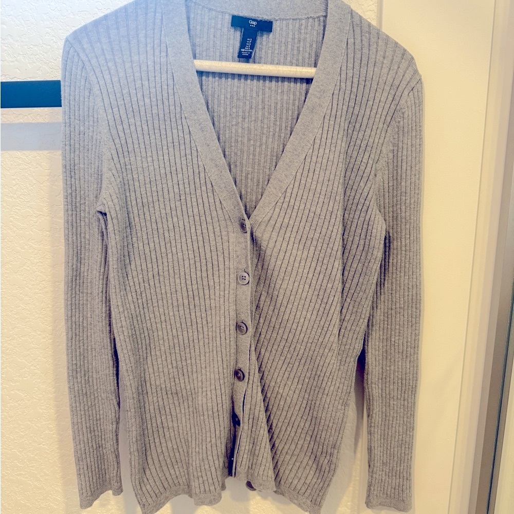Gray Ribbed Button-Up Gap Sweater - Small
